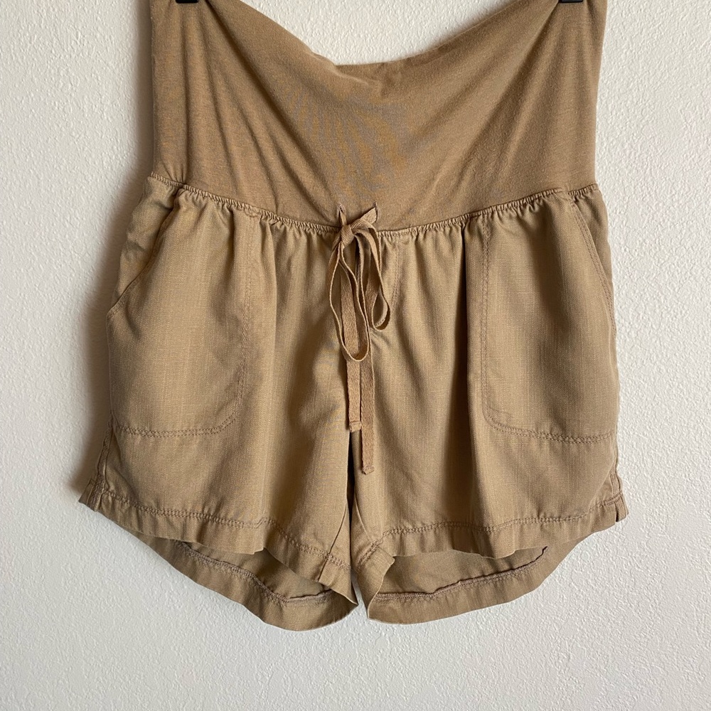Ingrid and Isabel twill maternity khaki shorts